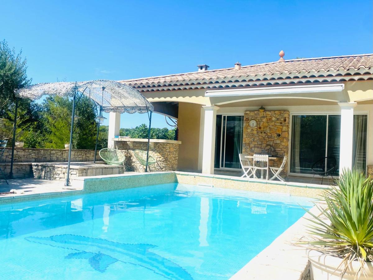 Villa Nîmes Eksteriør bilde