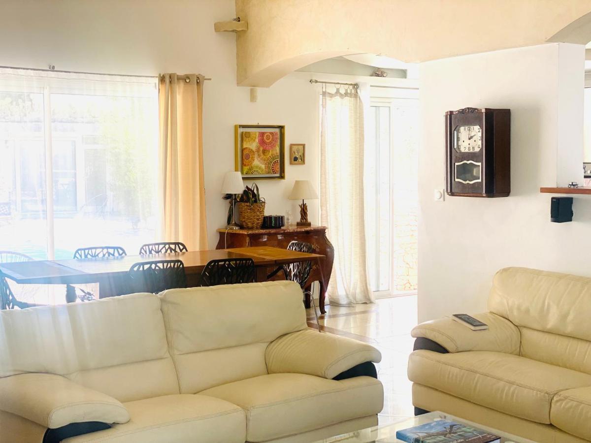 Villa Nîmes Eksteriør bilde